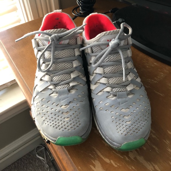 Nike women’s sneaker - Picture 3 of 4